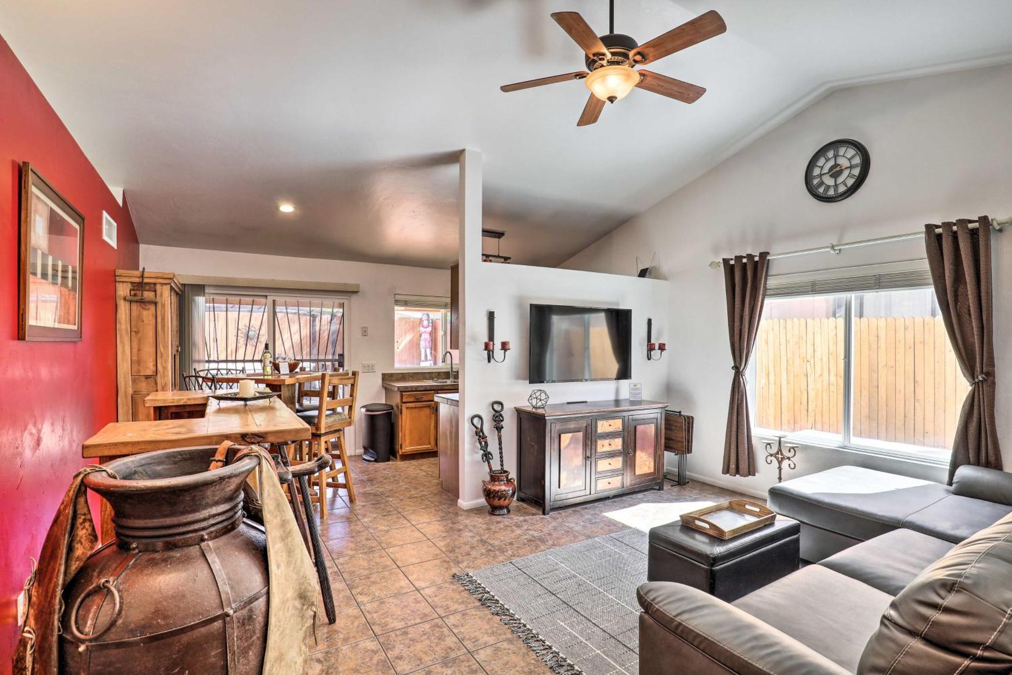 East Tucson House With Private Backyard And Fire Pitヴィラ エクステリア 写真